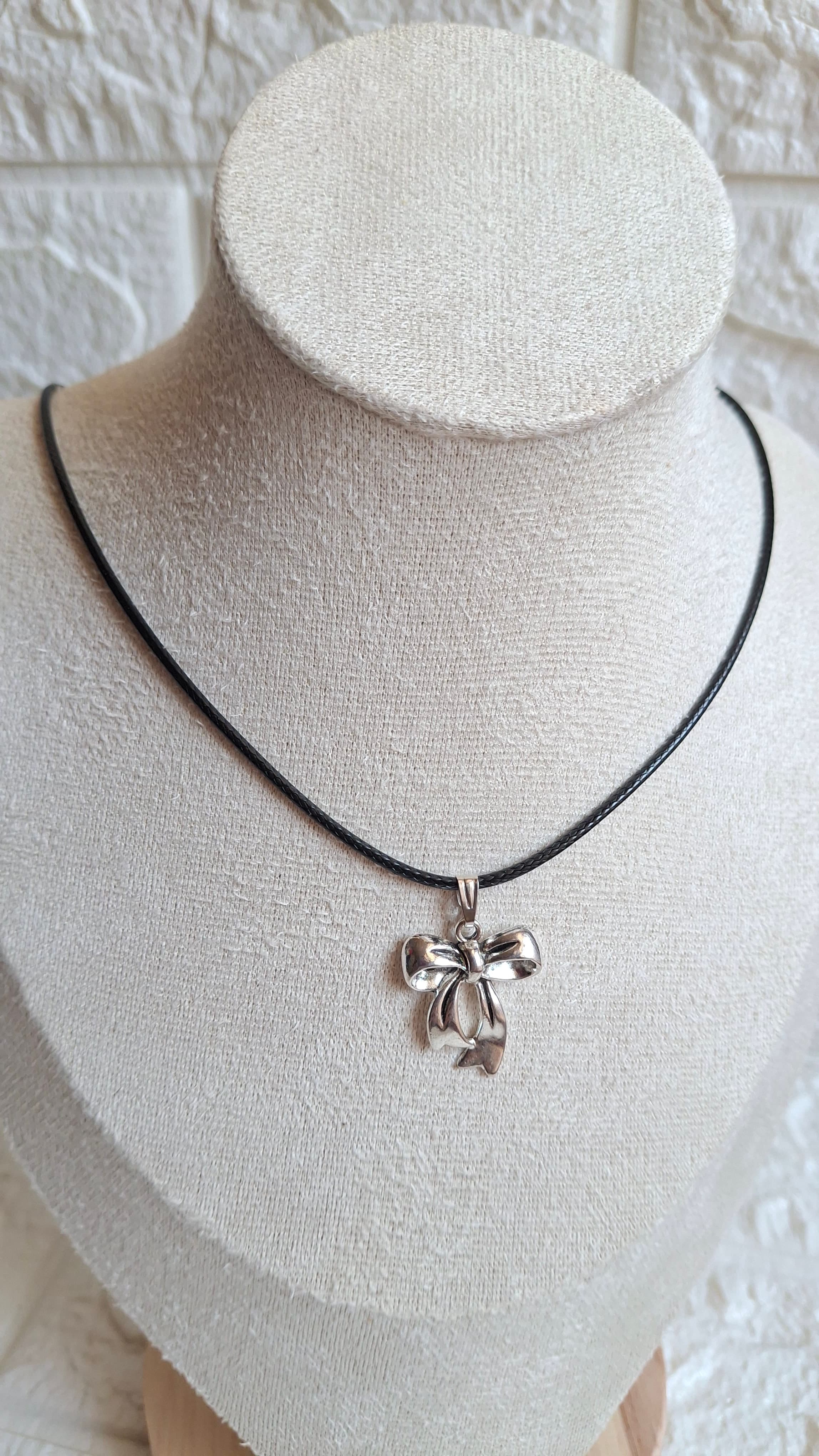 Elegant Chic Bow Tie Necklace