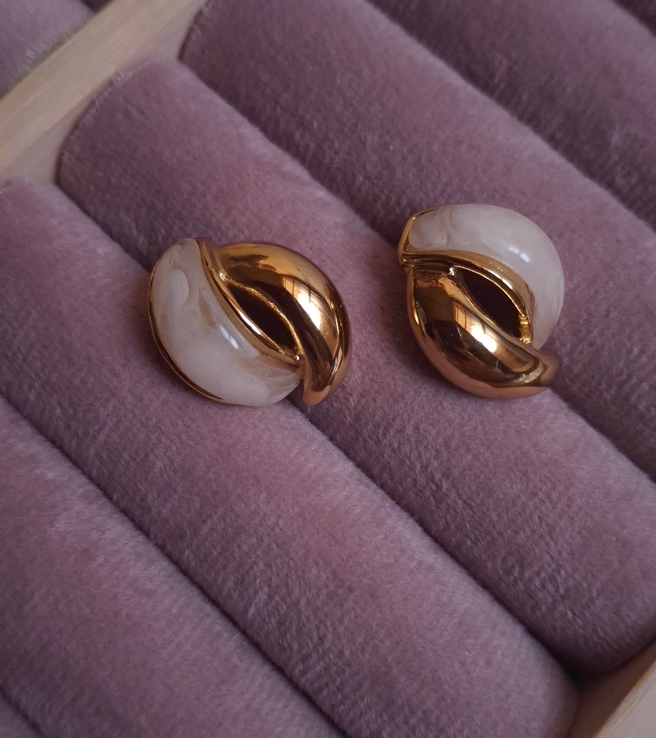 Trendy White Twist Hoops